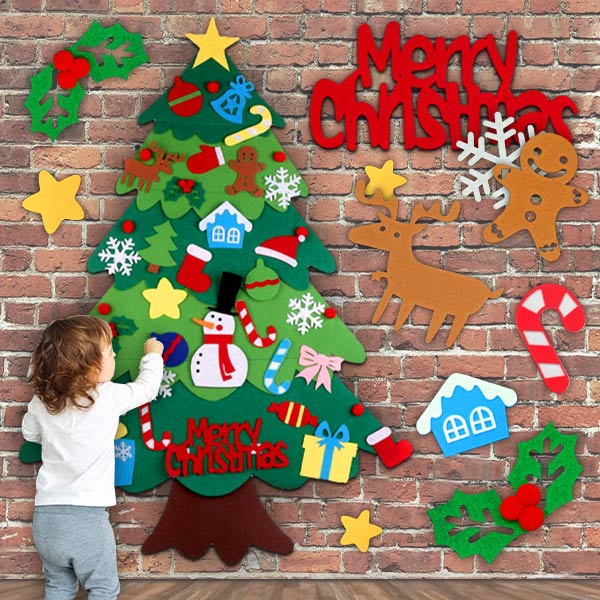 FELT CHRISTMAS TREE – Plstěný strom a náhradní ozdoby (114 cm x 67 cm) slider